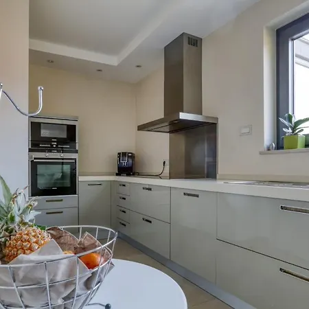 Shs City Airport Cardinale Appartement Luxembourg