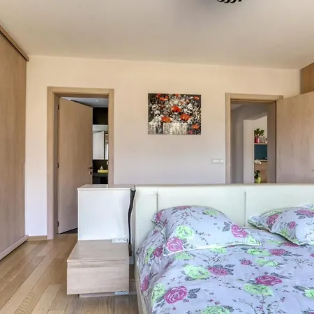 Shs City Airport Cardinale Appartement